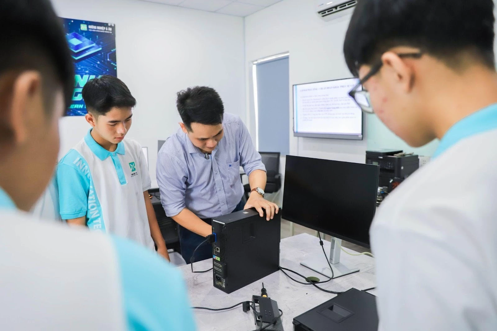 Công nghệ thông tin là “hạt nhân” của mọi lĩnh vực phát triển trong kỷ nguyên mới.