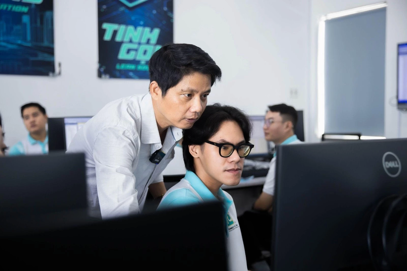 Lập trình viên có cơ hội ứng tuyển vào các tập đoàn công nghệ lớn, công ty game, ứng dụng di động, bộ phát triển kỹ thuật/IT của các công ty sản xuất. 