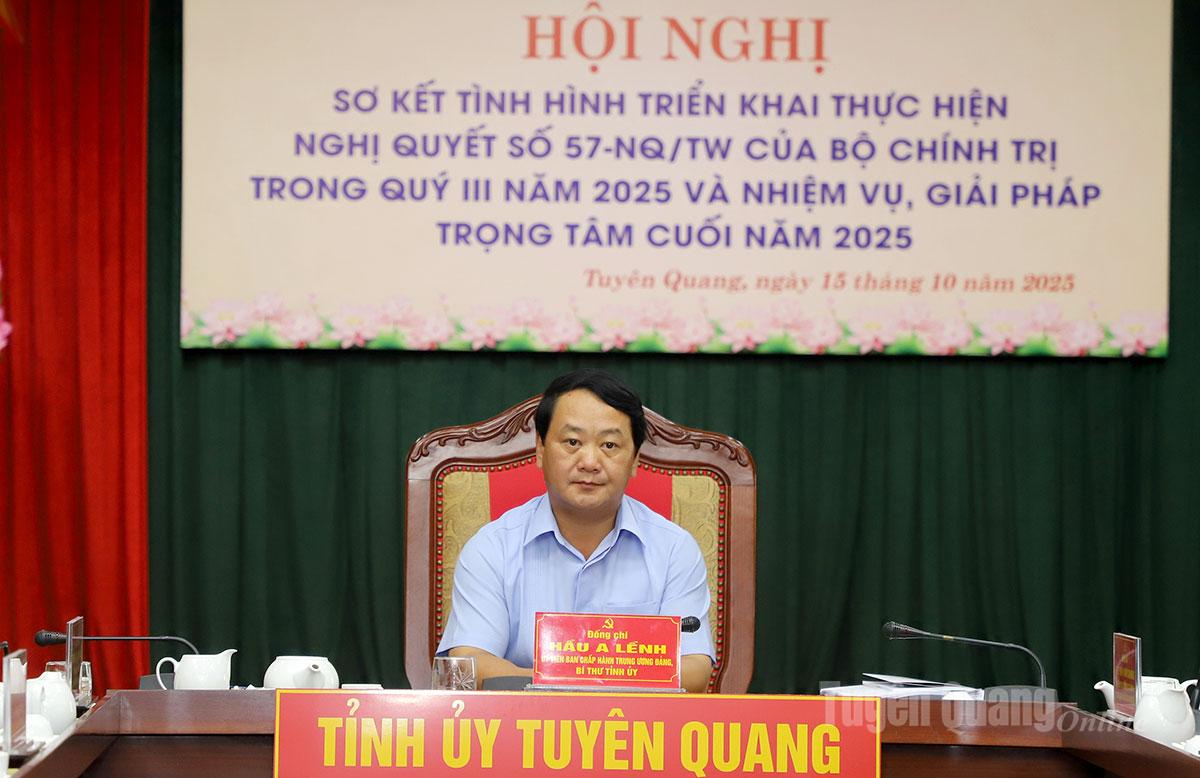 Bí thư Tỉnh ủy Hầu A Lềnh chủ trì Hội nghị tại điểm cầu Trụ sở Tỉnh ủy