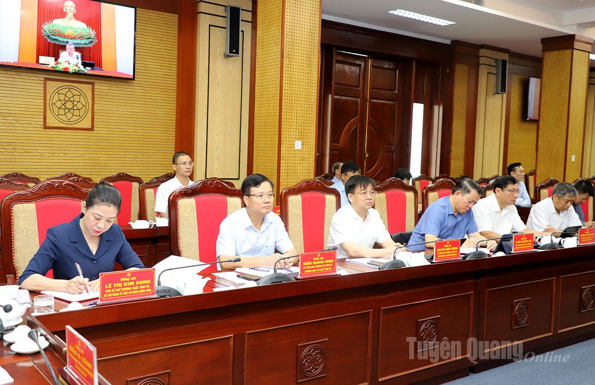 Phó Bí thư Thường trực Tỉnh ủy Lê Thị Kim Dung và các thành viên Ban Chỉ đạo đại biểu dự Hội nghị