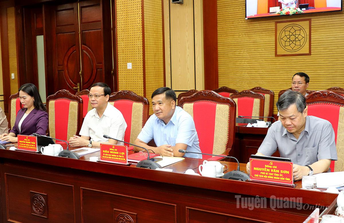 Phó Bí thư Tỉnh ủy, Chủ tịch HĐND tỉnh Nguyễn Văn Sơn và các thành viên Ban Chỉ đạo đại biểu dự Hội nghị