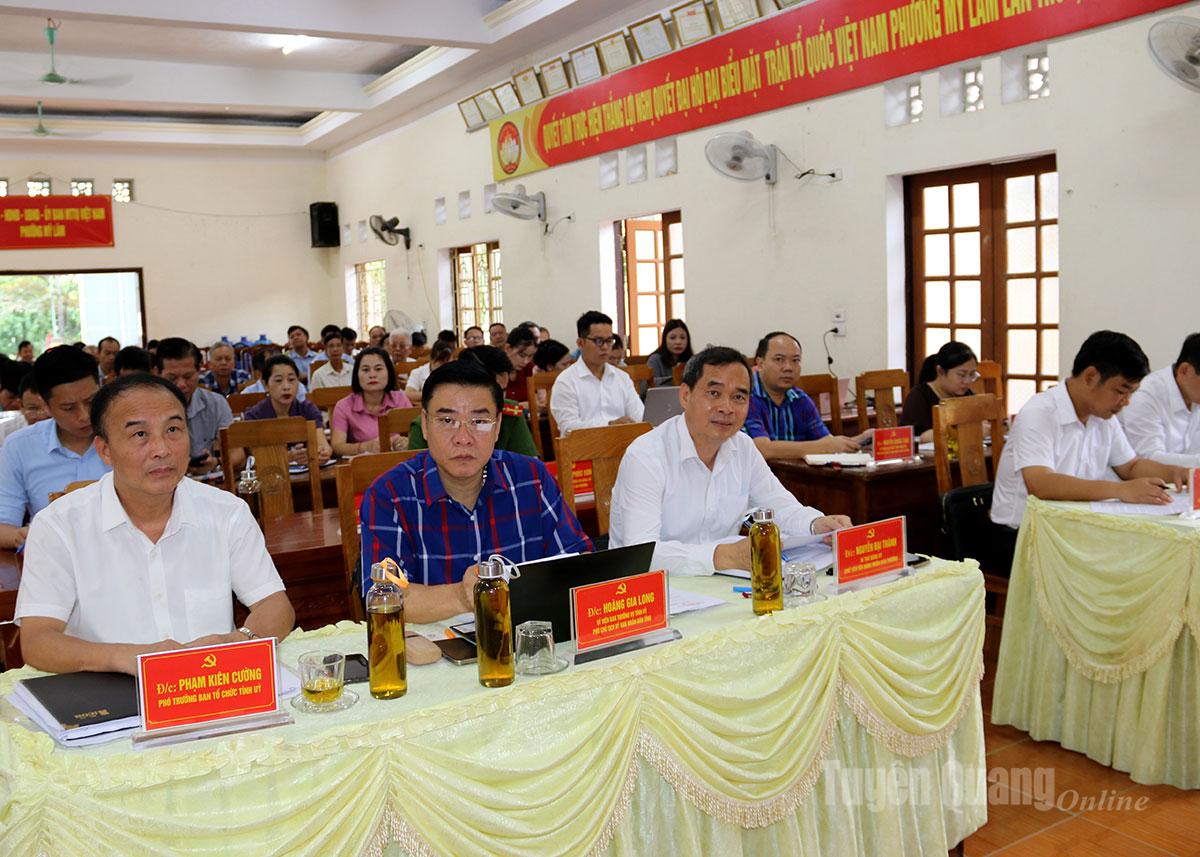 Đồng chí Hoàng Gia Long, Ủy viên Ban Thường vụ Tỉnh ủy, Phó Chủ tịch UBND tỉnh dự Hội nghị BCH Đảng bộ phường Mỹ Lâm lần thứ I, khóa I.