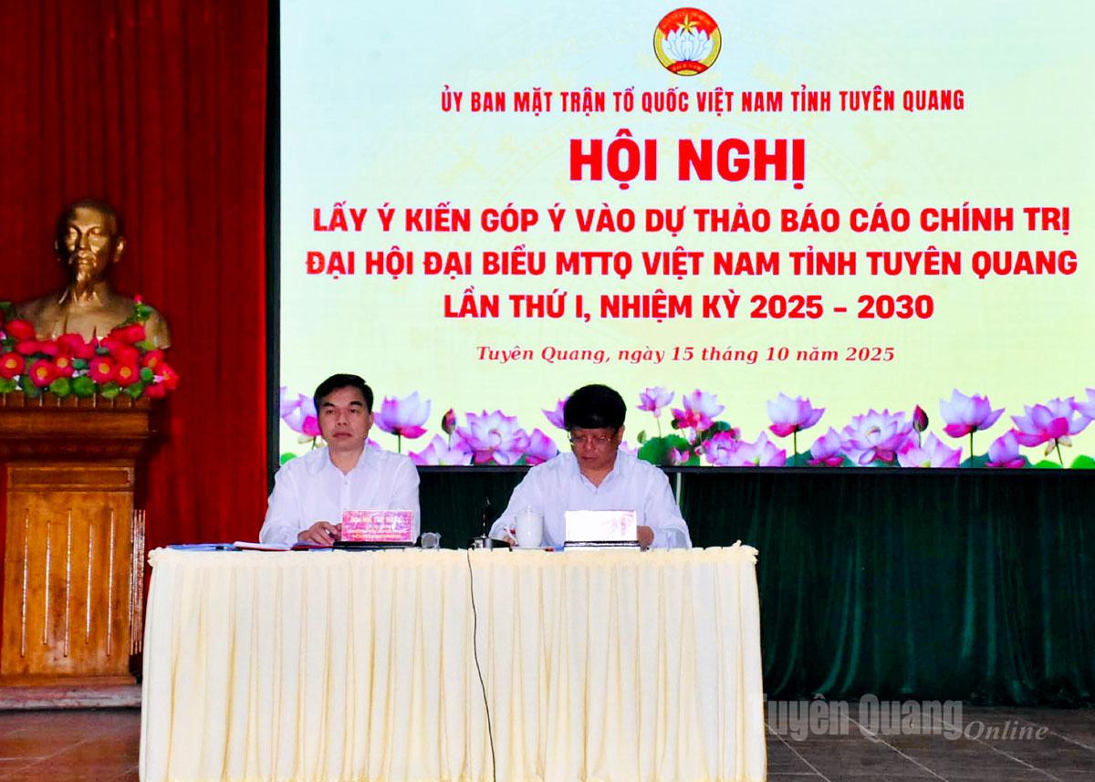 Đồng chí Ma Thế Hồng, Phó Bí thư Tỉnh uỷ, Chủ tịch Uỷ ban MTTQ Việt Nam tỉnh và đồng chí Hà Trung Kiên, Uỷ viên Ban Thường vụ Tỉnh uỷ, Phó Chủ tịch Thường trực Uỷ ban MTTQ Việt Nam tỉnh chủ trì hội nghị.