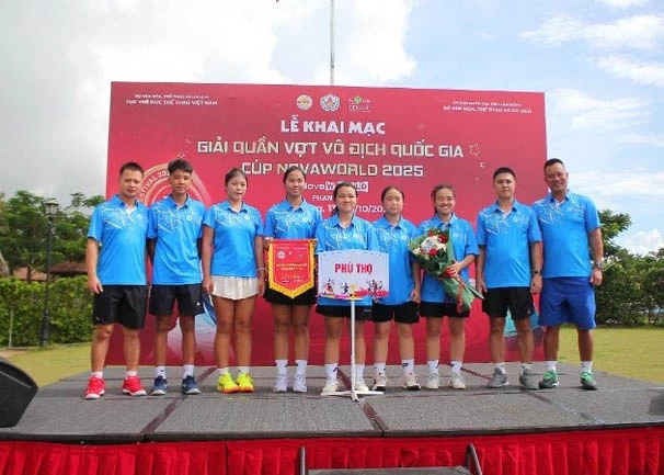 Several tennis clubs from provinces across the country took part in the tournament.