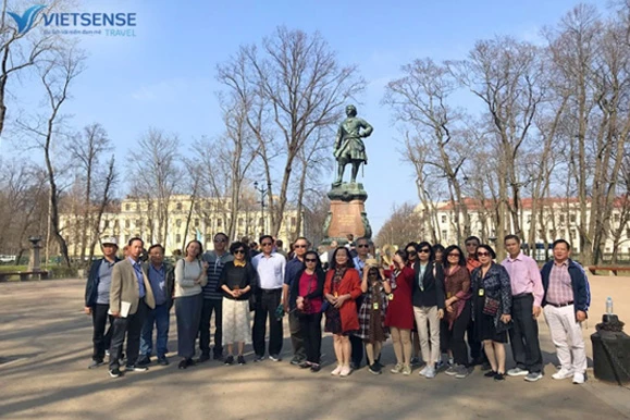 Đoàn khách Vietsense tại Nga