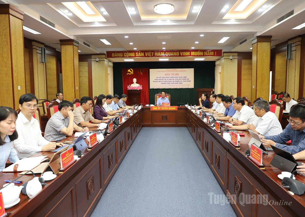 Quang cảnh Hội nghị tại Trụ sở Tỉnh ủy