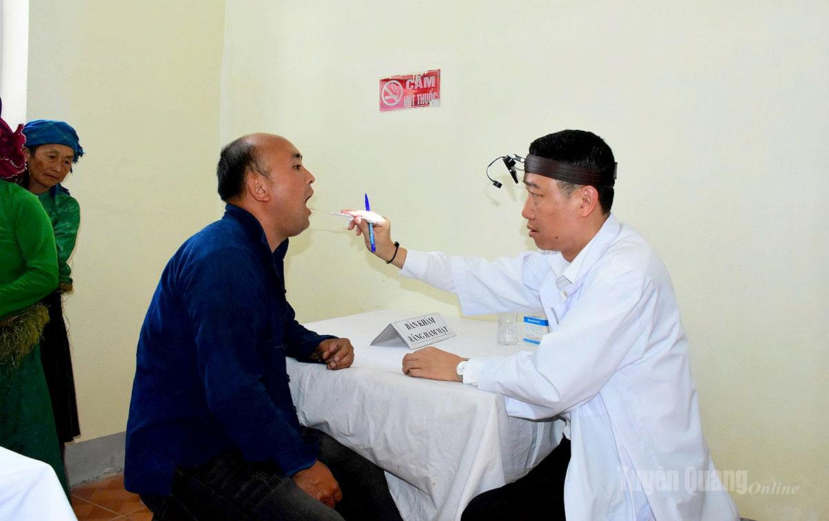 100% người dân trên địa bàn xã Phố Bảng được khám sức khoẻ định kỳ.