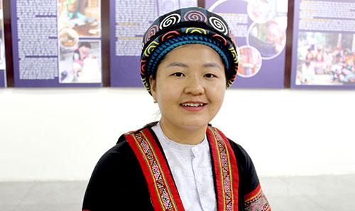 Chị Sùng Thị Dính, 
thôn Hợp Tiến, xã Lùng Tám.