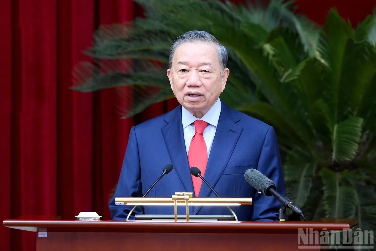 General Secretary of the Communist Party of Viet Nam (CPV) Central Committee and President To Lam delivers the opening remarks at the fourth plenum of the 14th Party Central Committee. (Photo: Dang Khoa)