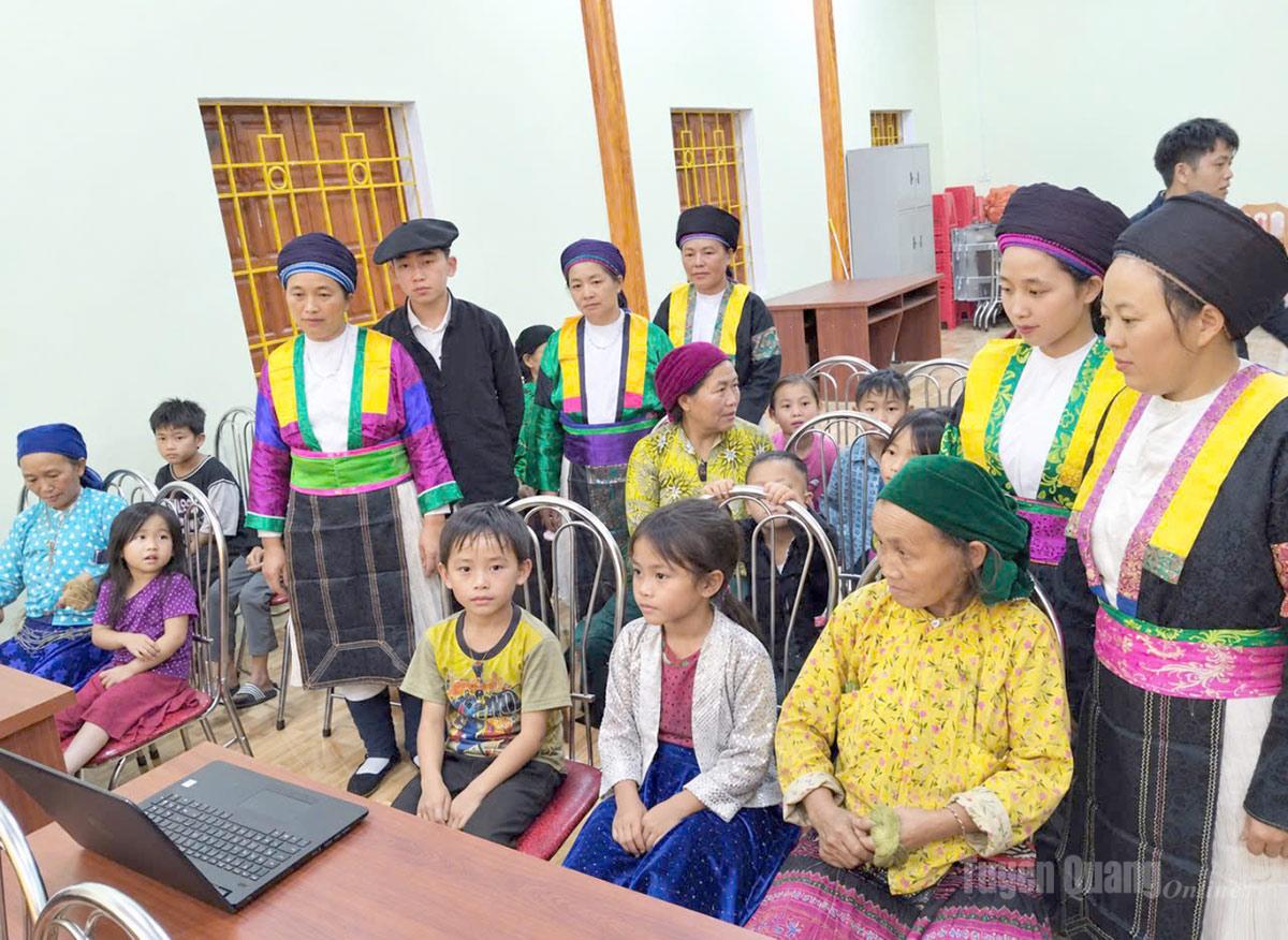 Xã Đồng Văn ứng dụng công nghệ thông tin trong 
tuyên truyền tại cơ sở.