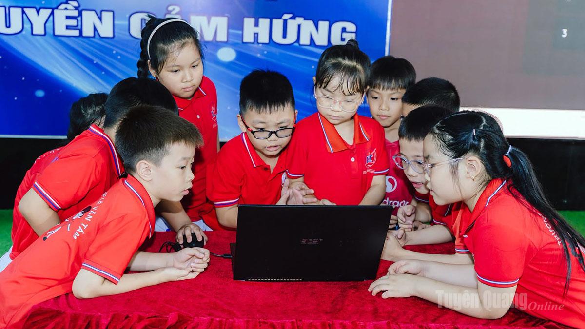Tiết học trải nghiệm tại trường Tiểu học Lê Văn Tám, phường Minh Xuân được tổ chức trên nhu cầu đăng ký của học sinh.