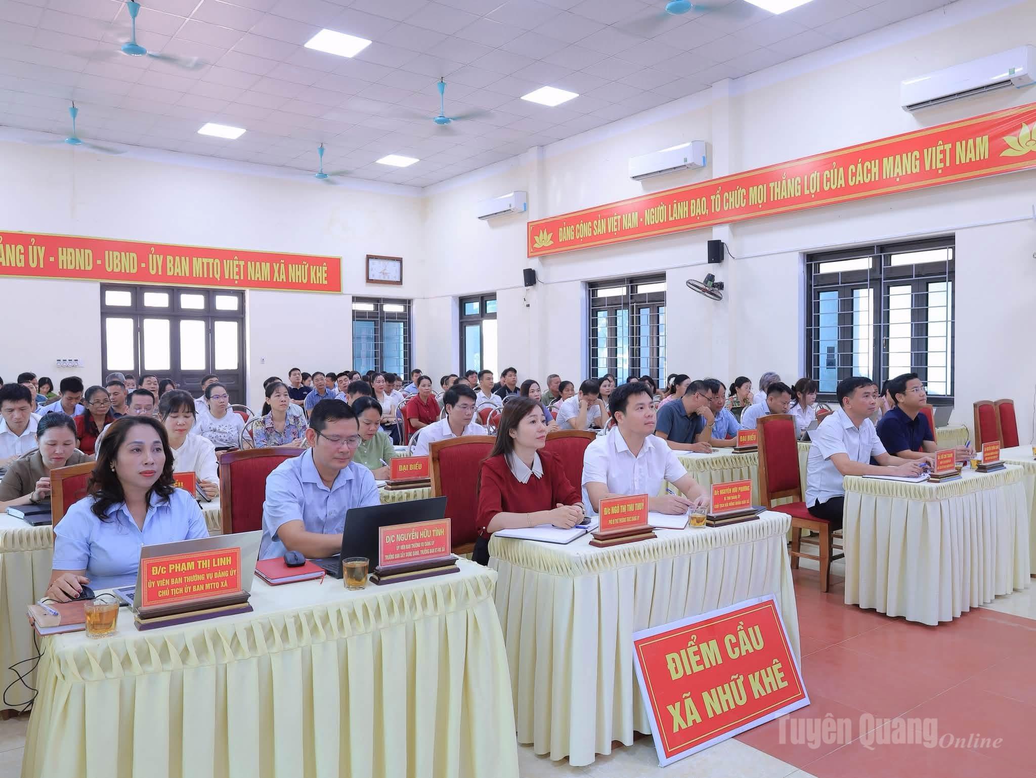 Các đại biểu dự hội nghị tại điểm cầu xã Nhữ Khê. Ảnh: Thùy Lê.
