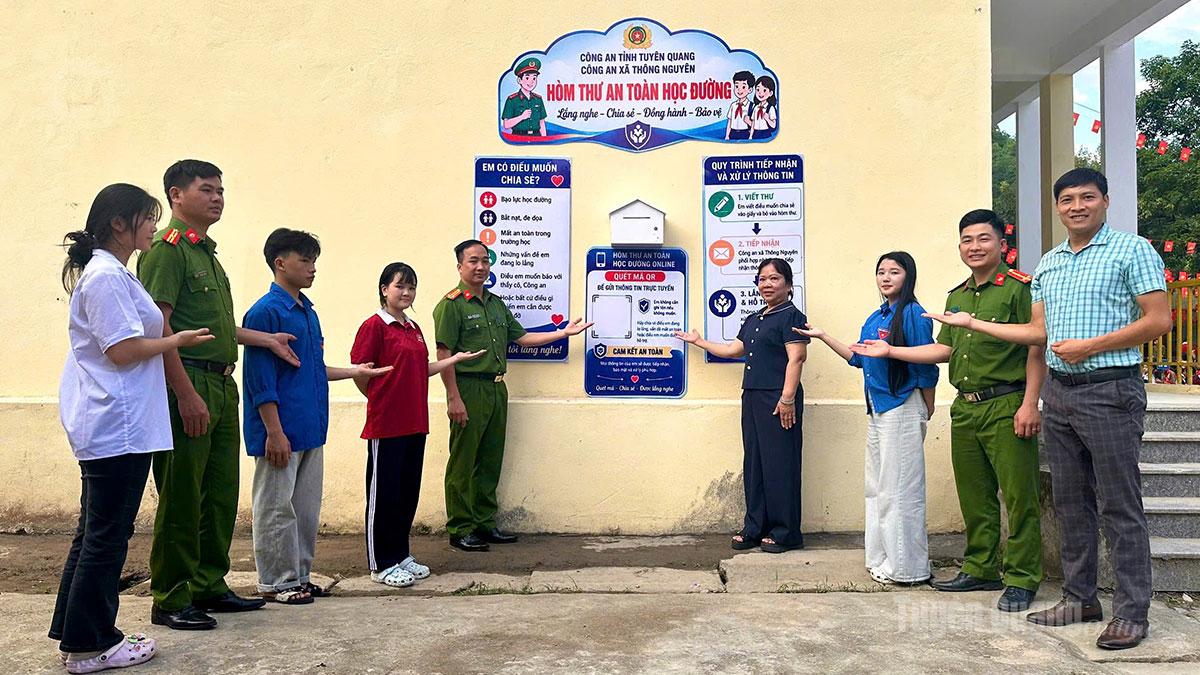 Công an xã Thông Nguyên phối hợp với trường THCS & THPT Thông Nguyên triển khai mô hình “Hòm thư an toàn học đường”.