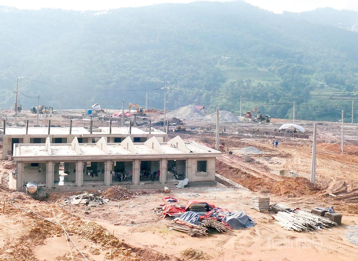 Dự án ổn định dân cư khẩn cấp tại thôn Cốc Pú đang được khẩn trương thi công.