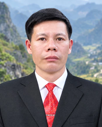 Ông Đỗ Văn Tấn, Phó Giám đốc Trung tâm dịch vụ công cộng, 
môi trường và cấp thoát nước khu vực Mèo Vạc