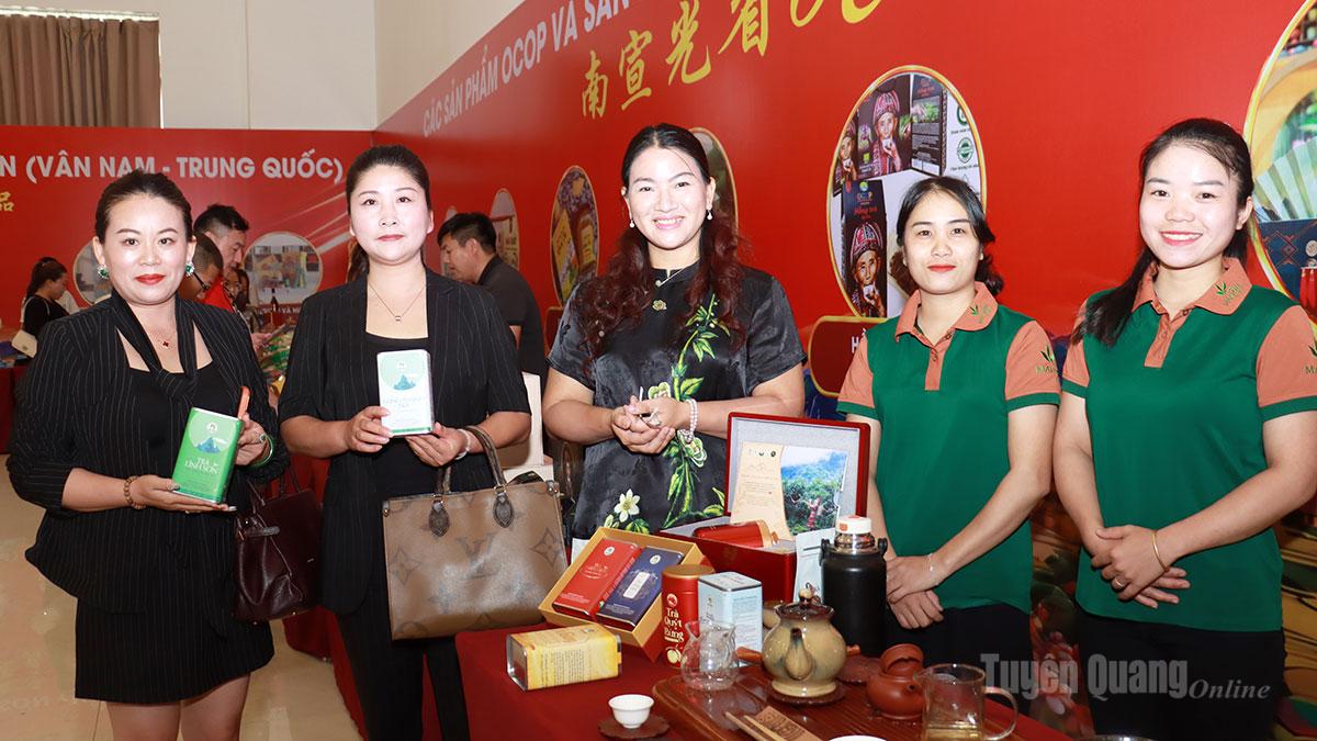 Đại diện các doanh nghiệp đến từ châu Văn Sơn (Trung Quốc) tìm kiếm cơ hội hợp tác với các doanh nghiệp của tỉnh Tuyên Quang tại Hội nghị kết nối giao thương được tổ chức tại tỉnh.