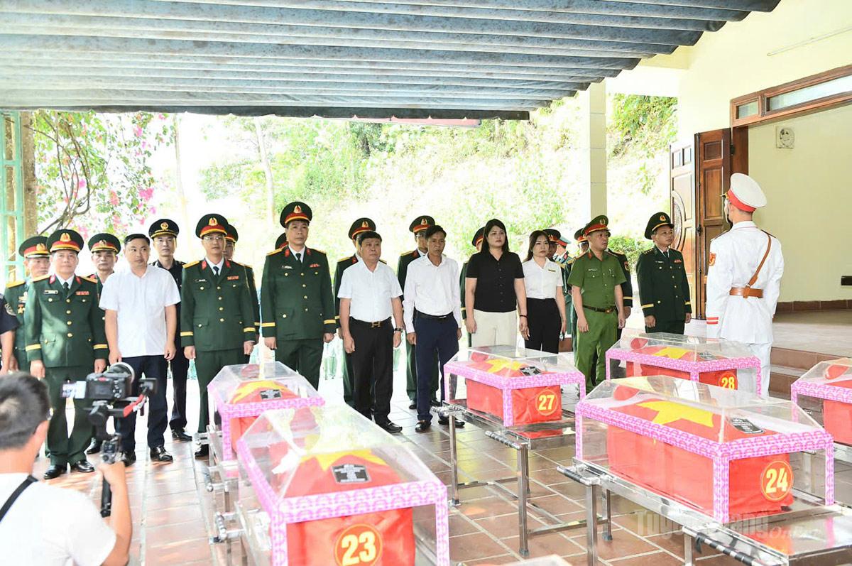 Nghi lễ tiễn các Anh hùng liệt sĩ tại nhà quàn chính thức bắt đầu. Ảnh Thanh Hoài