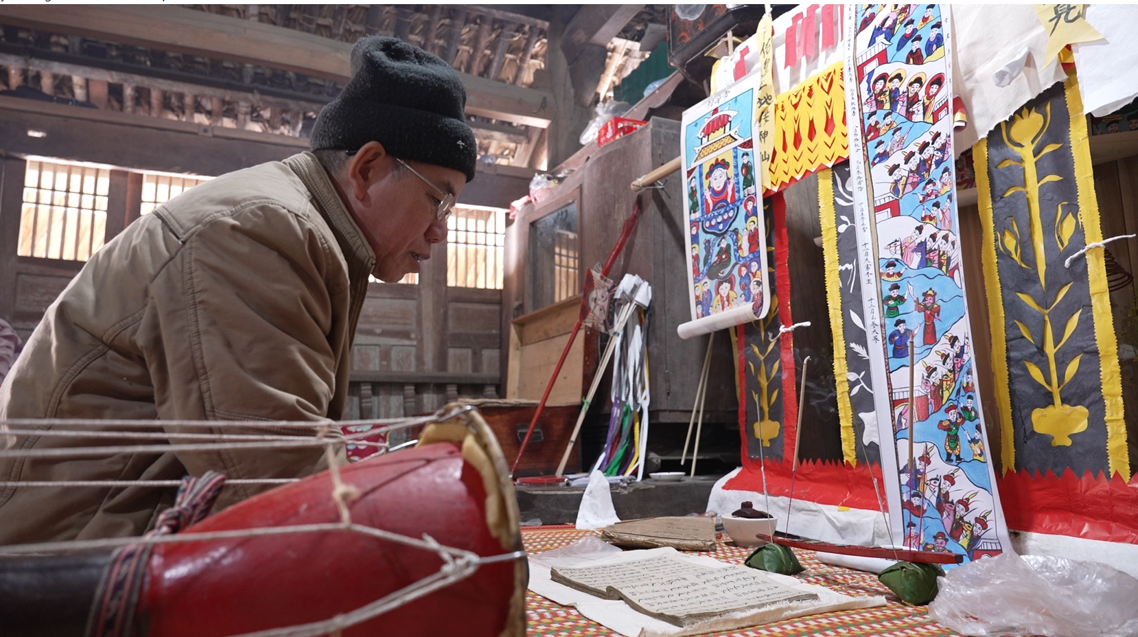 The chief ritual master presides over the Cap Sac ritual while also guiding and coordinating the various ritual practices.