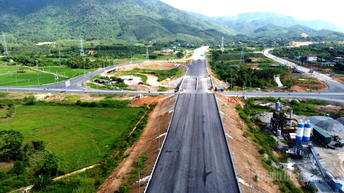 Điểm giao Quốc lộ 37 trên tuyến cao tốc Tuyên Quang - Hà Giang (giai đoạn 1) đã thi công xong.