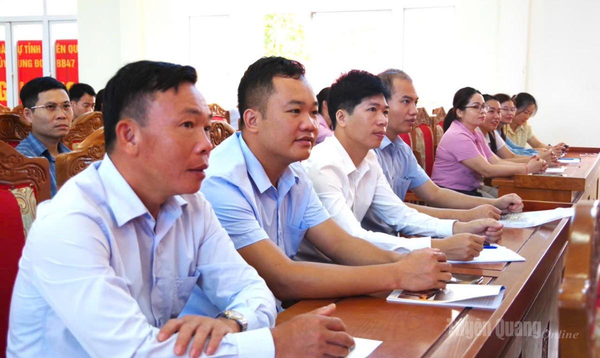 Các học viên tham dự lớp bồi dưỡng kiến thức quốc phòng an ninh.