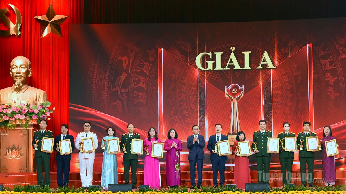 Tuyên Quang đoạt 3 giải tại Cuộc thi chính luận về Bảo vệ nền tảng tư tưởng của Đảng, lần thứ Sáu