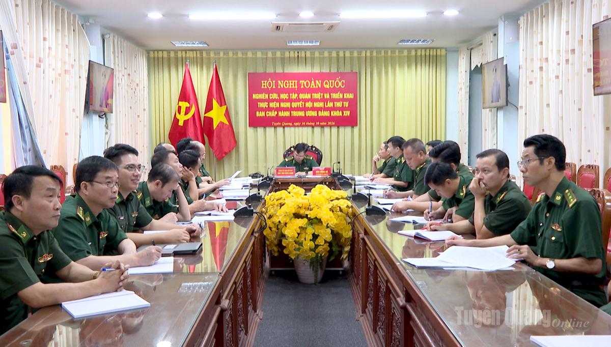Các đại biểu tham gia học nghị quyết tại điểm cầu Ban Chỉ huy Bộ đội Biên phòng tỉnh. Ảnh: Thanh Thủy
