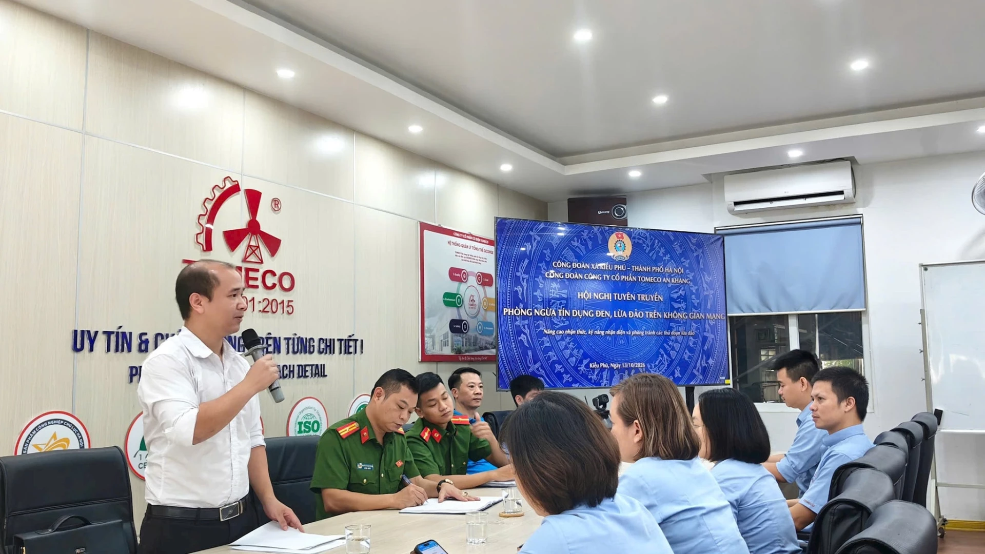 Cảnh giác với “tín dụng đen”, bảo vệ người lao động trên không gian mạng