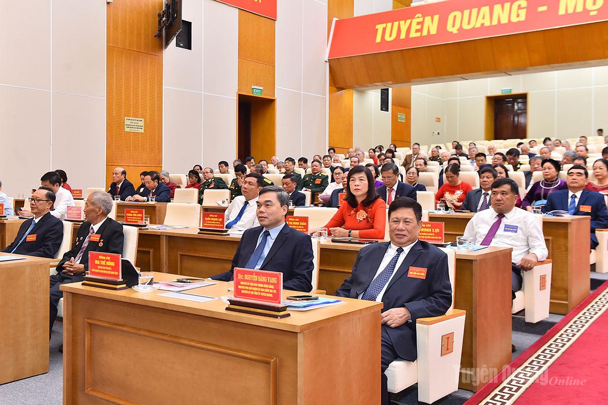 Các đồng chí lãnh đạo, nguyên lãnh đạo tỉnh dự Đại hội.