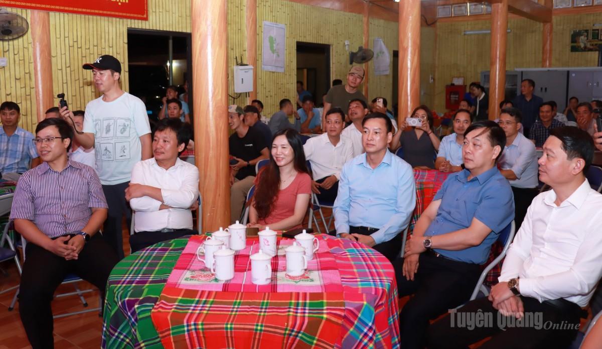 Các đại biểu dự chương trình.