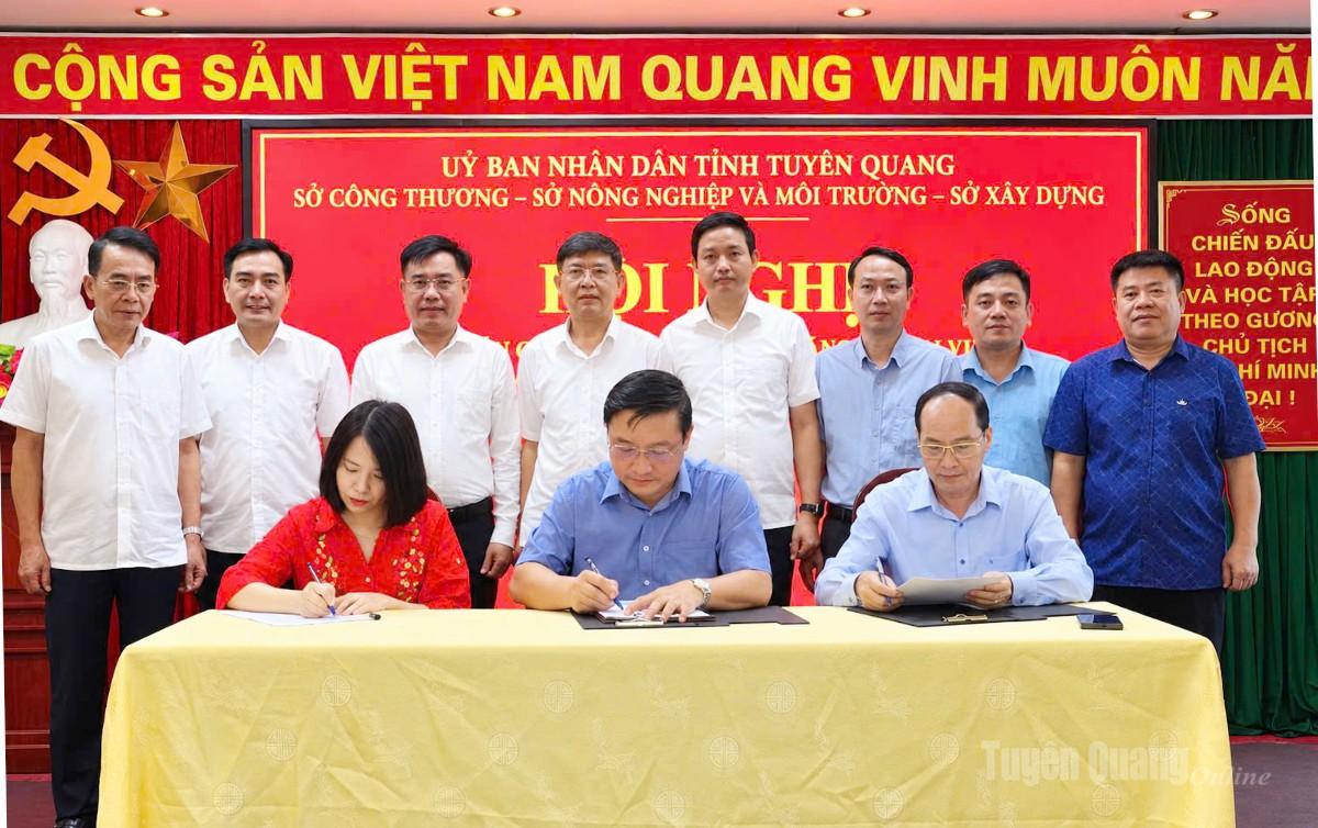 Các sở ký biên bản chuyển giao, tiếp nhận chức năng, nhiệm vụ, quyền hạn tham mưu quản lý nhà nước về địa chất, khoáng sản.