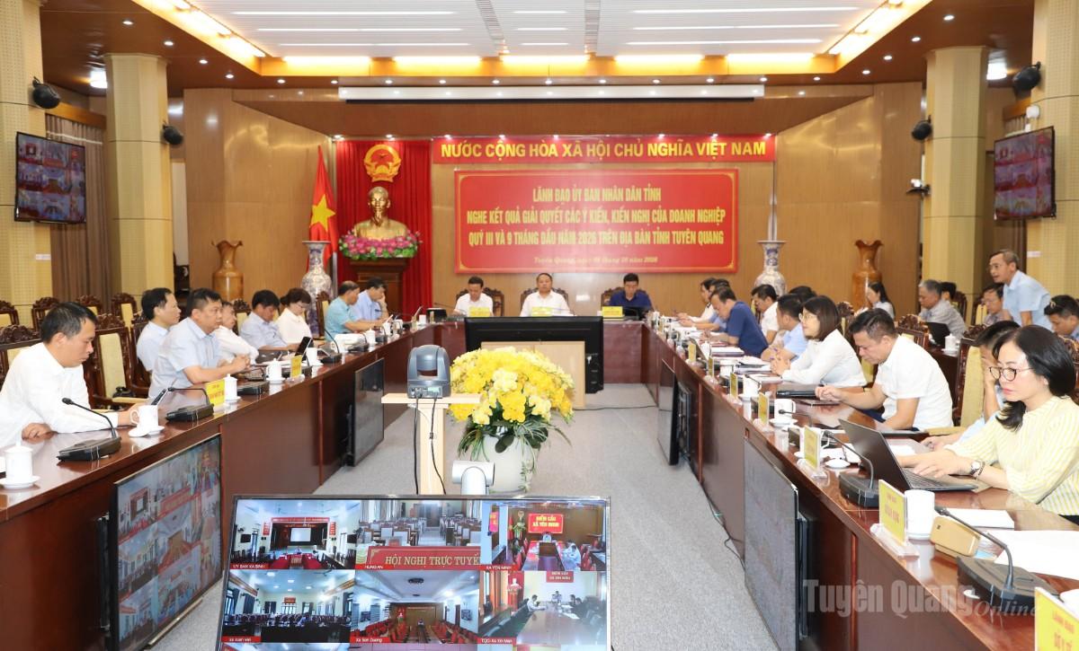 Quang cảnh buổi làm việc.