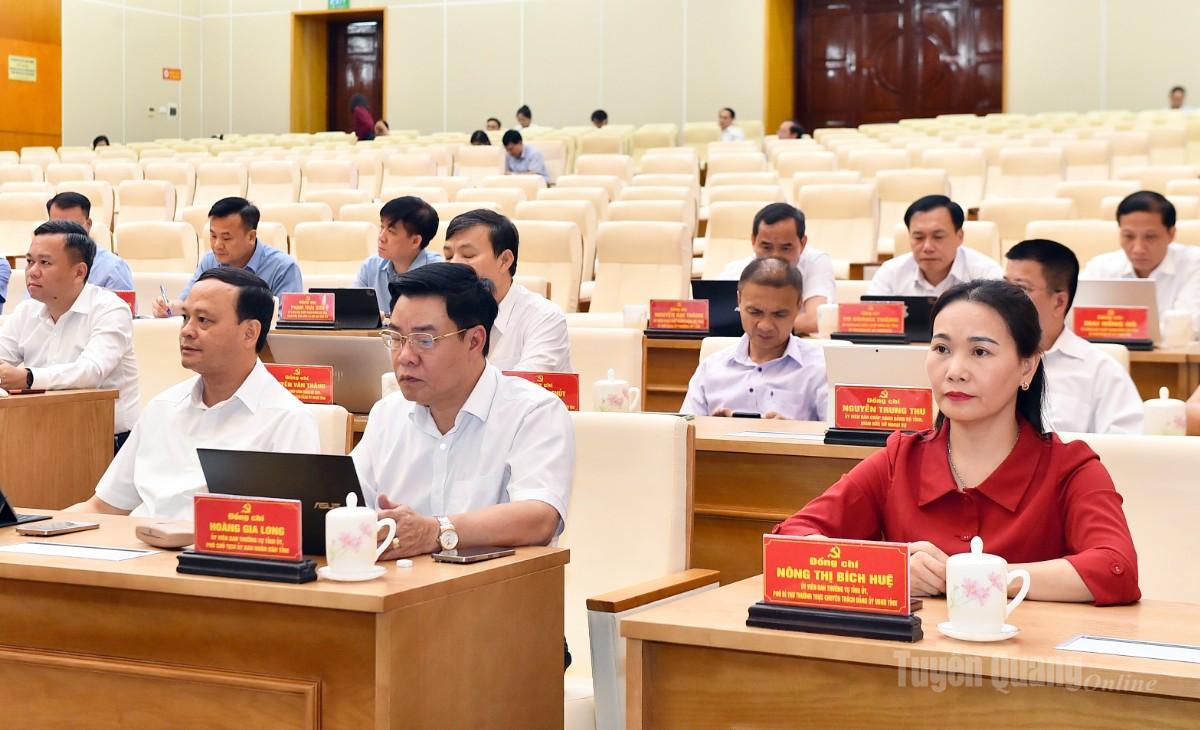 Các đại biểu dự hội nghị.
