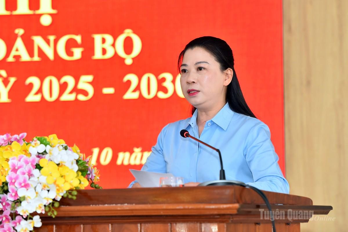Đồng chí Phó Bí thư Thường trực Tỉnh ủy Lê Thị Kim Dung phát biểu tại hội nghị.