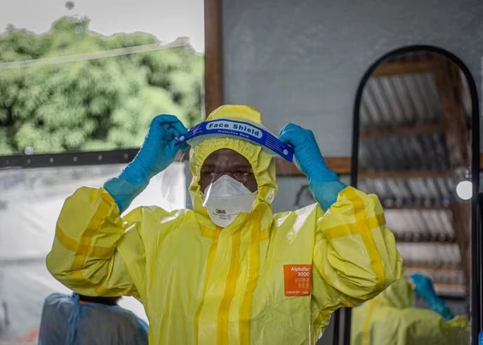 A healthcare worker wearing protective clothing at an Ebola treatment centre in Bunia, the capital of Ituri Province, Democratic Republic of the Congo. (Photo: Xinhua)