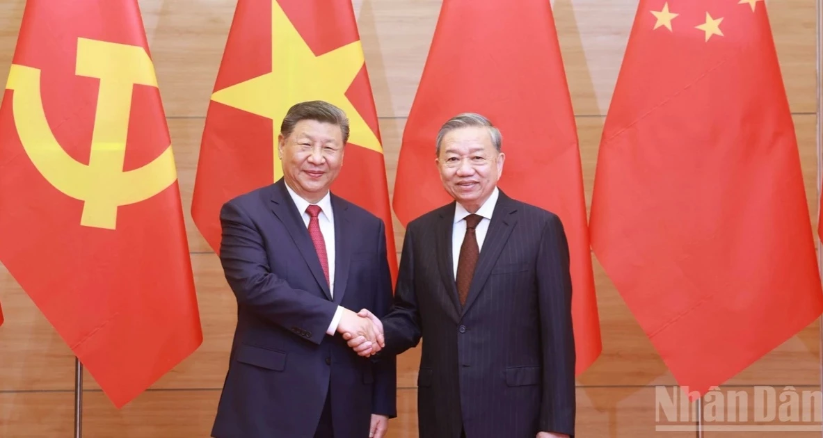 Điện mừng kỷ niệm 77 năm ngày thành lập nước Cộng hòa nhân dân Trung Hoa