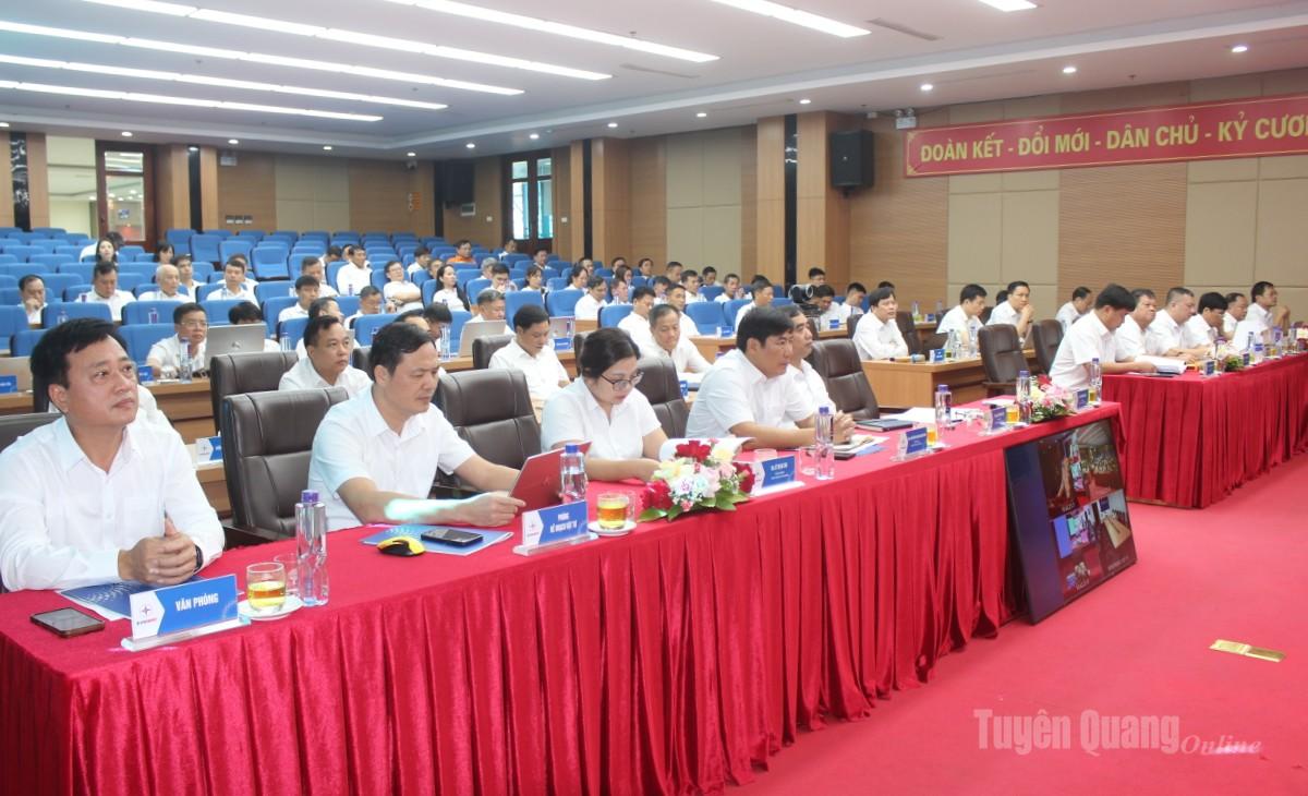 Toàn cảnh hội nghị.
