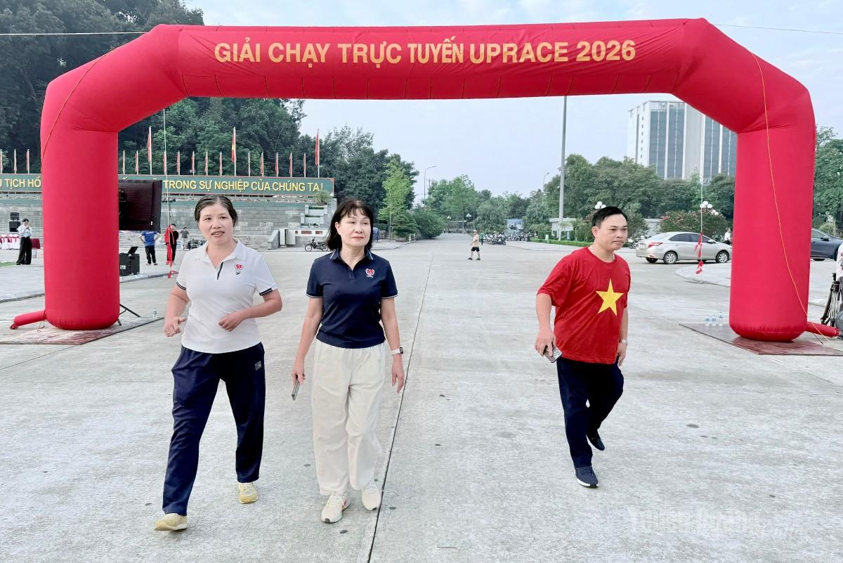 Người khuyết tật trên địa bàn tỉnh tham gia giải chạy.
