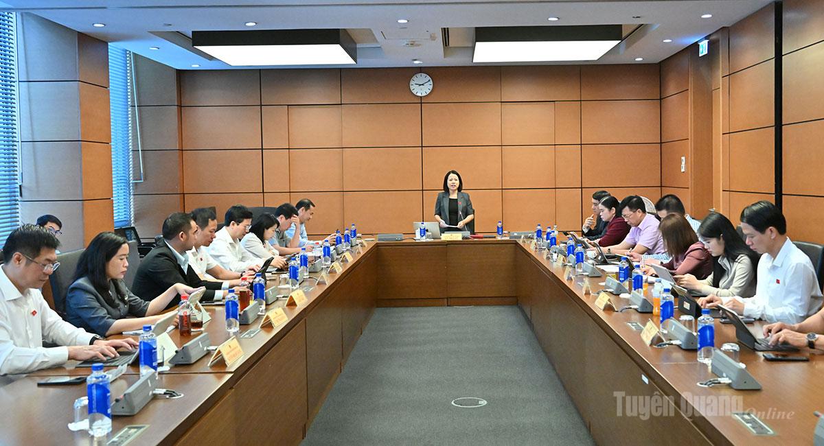 Hoàn thiện quy định về đầu tư, môi trường và quản lý không gian biển