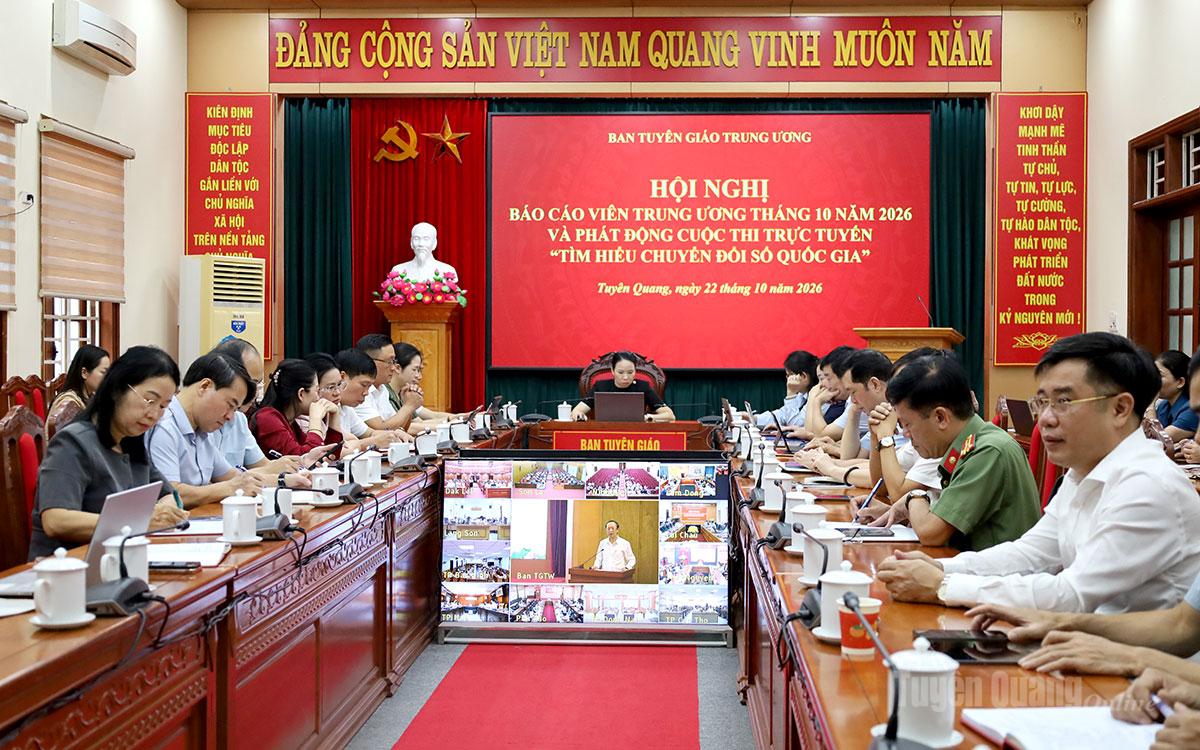 Đại biểu dự hội nghị tại điểm cầu Ban Tuyên giáo Tỉnh ủy Tuyên Quang.