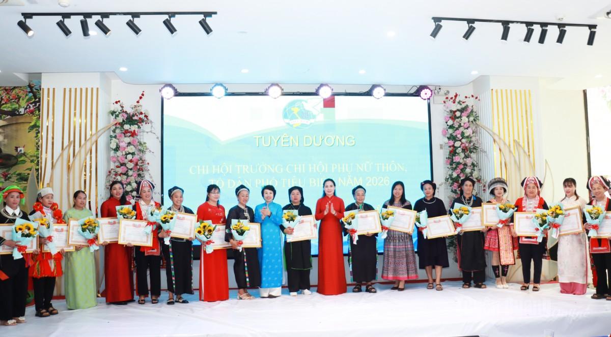 117 chi hội trưởng chi hội phụ nữ tiêu biểu được nhận Bằng khen của Chủ tịch Hội Liên hiệp Phụ nữ tỉnh vì có thành tích xuất sắc trong công tác năm 2026.