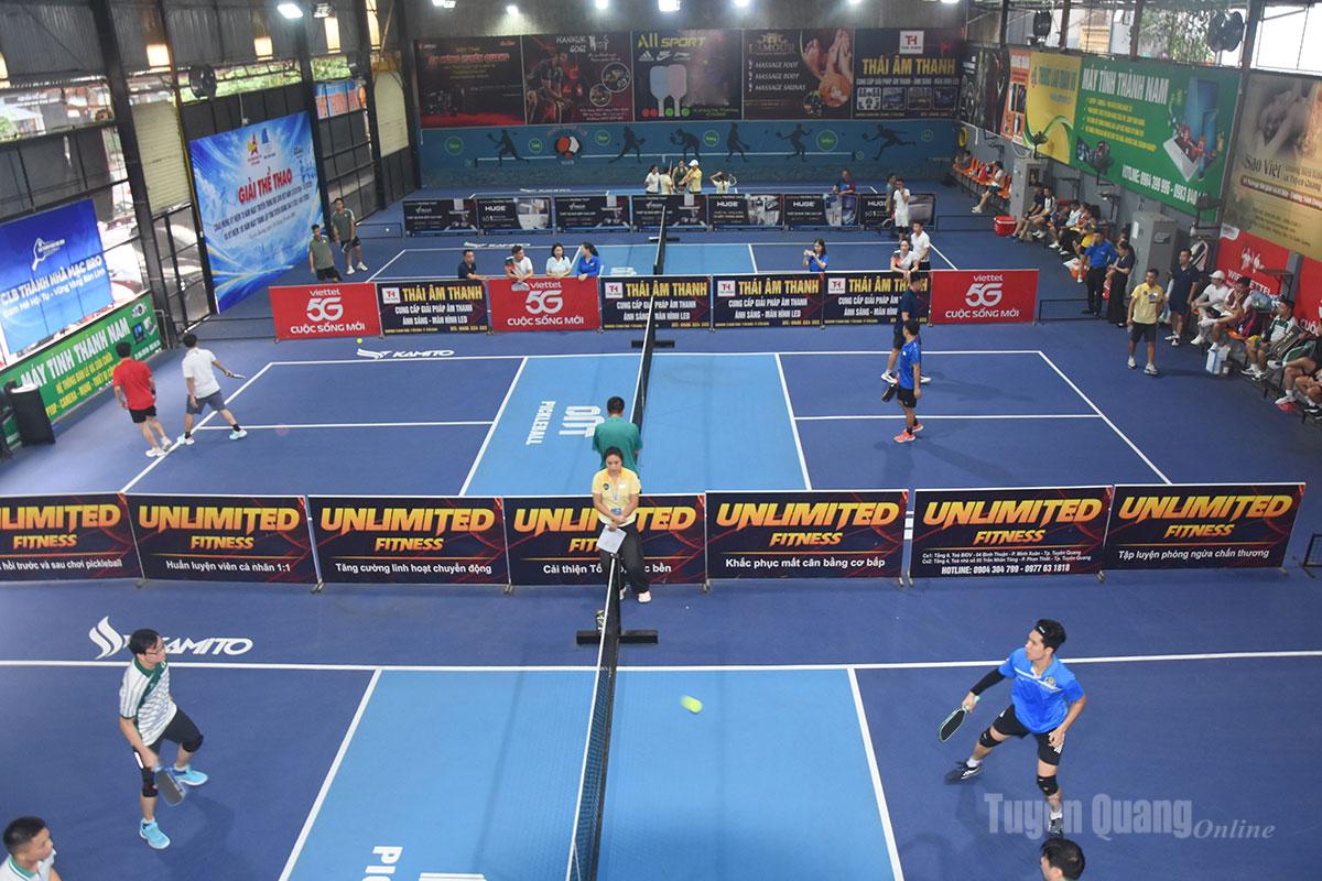 Các vận động viên tranh tài ở nội dung Pickleball.