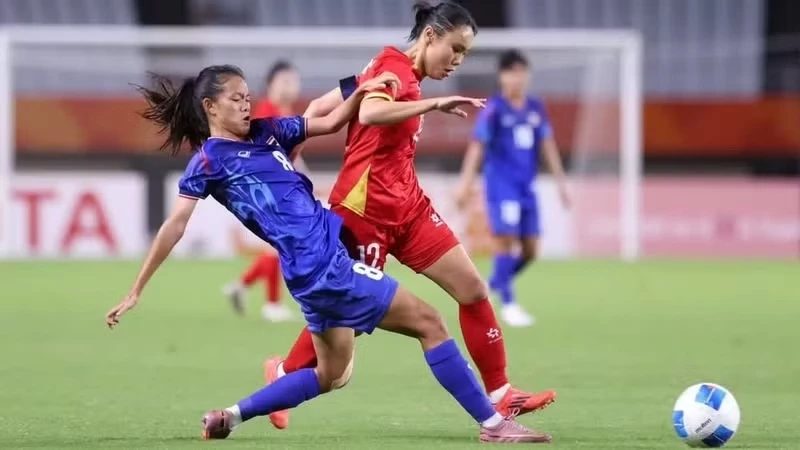 Viet Nam’s women’s national team face Thailand at the 2026 Asian Games. (Photo: VFF)