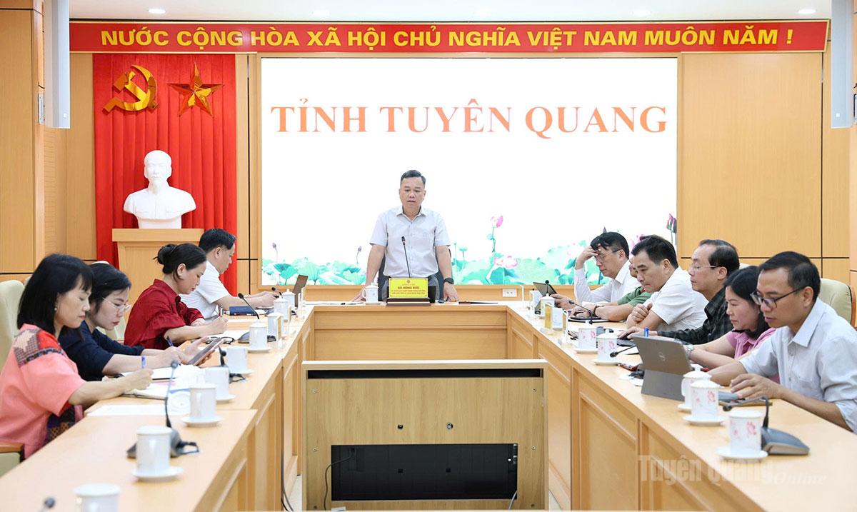 Đồng chí Đỗ Hùng Đức, Uỷ viên BCH Đảng bộ tỉnh, Phó Chủ tịch UBND tỉnh phát biểu kết luận tại cuộc họp.