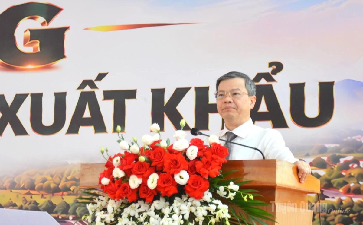 Đồng chí Nguyễn Văn Sơn, Phó Bí thư Tỉnh ủy, Chủ tịch HĐND tỉnh phát biểu tại buổi lễ.