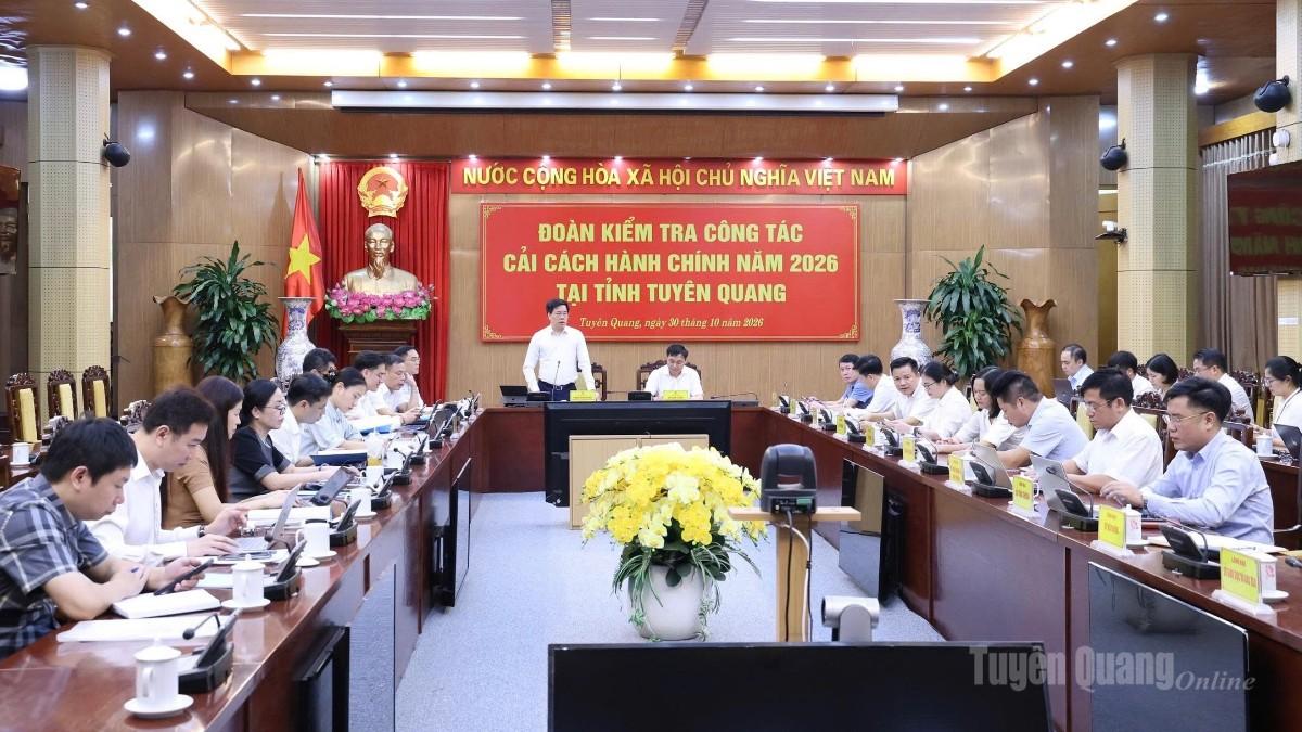 Đoàn Công tác làm việc tại tỉnh.