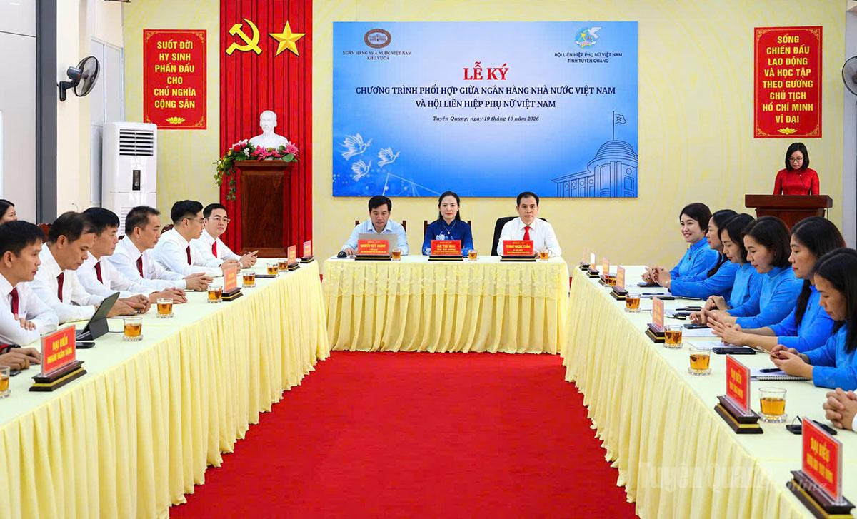 Các đại biểu dự hội nghị.