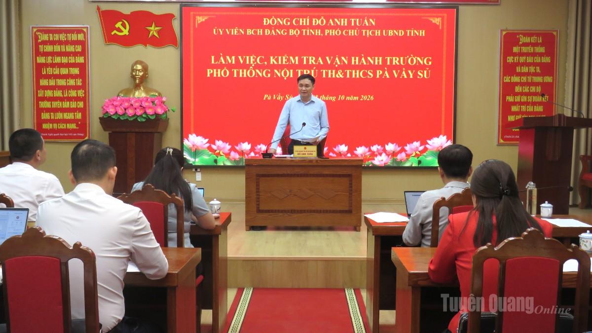 Toàn cảnh buổi làm việc.