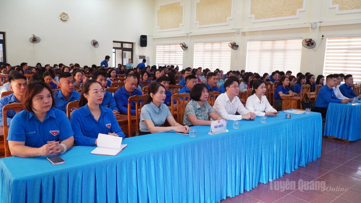 Các đại biểu dự Hội nghị.