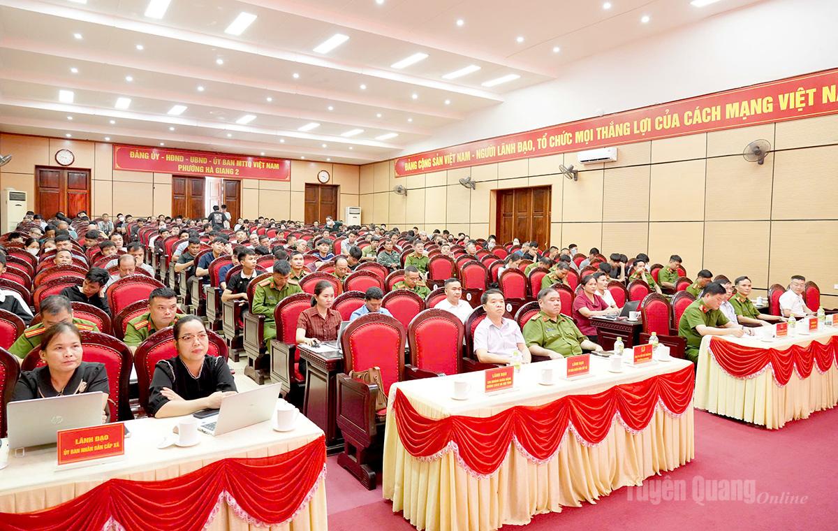 Các đại biểu dự hội nghị.
