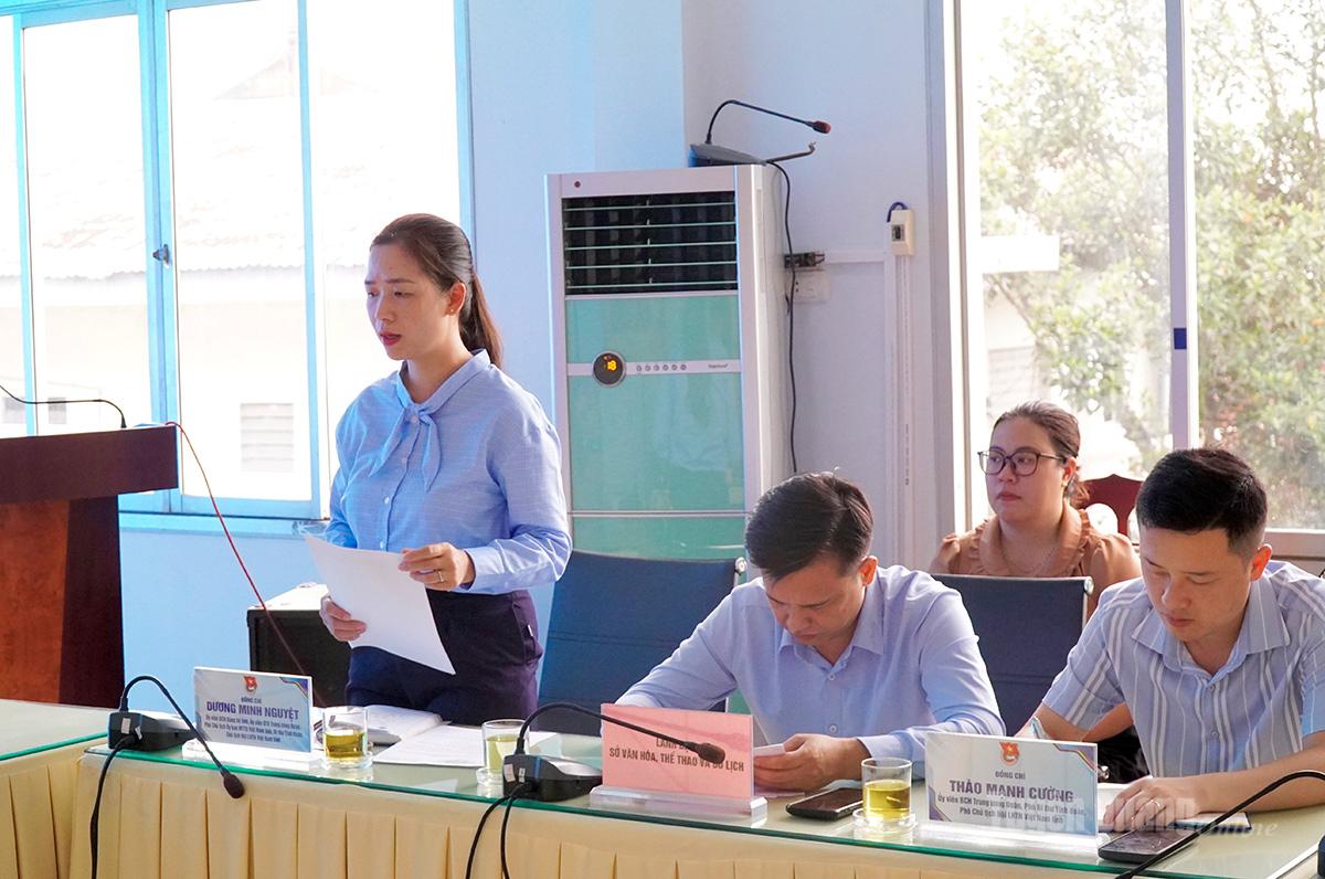 Lãnh đạo Tỉnh đoàn báo cáo kế hoạch triển khai giải đấu.